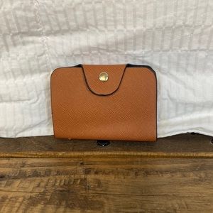 ❗️MOVING SALE❗️ NWOT Faux-Leather Card Holder